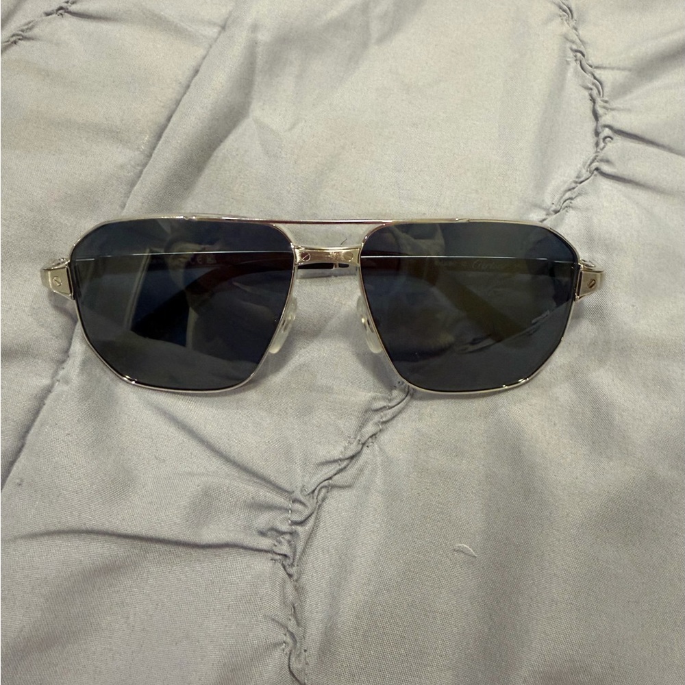 Stylish Silver Aviator Sunglasses
